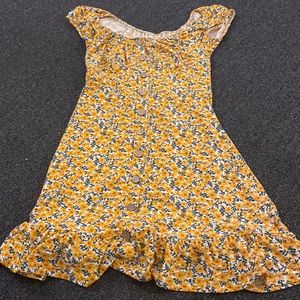 Floral dress size small with daisies all of it
